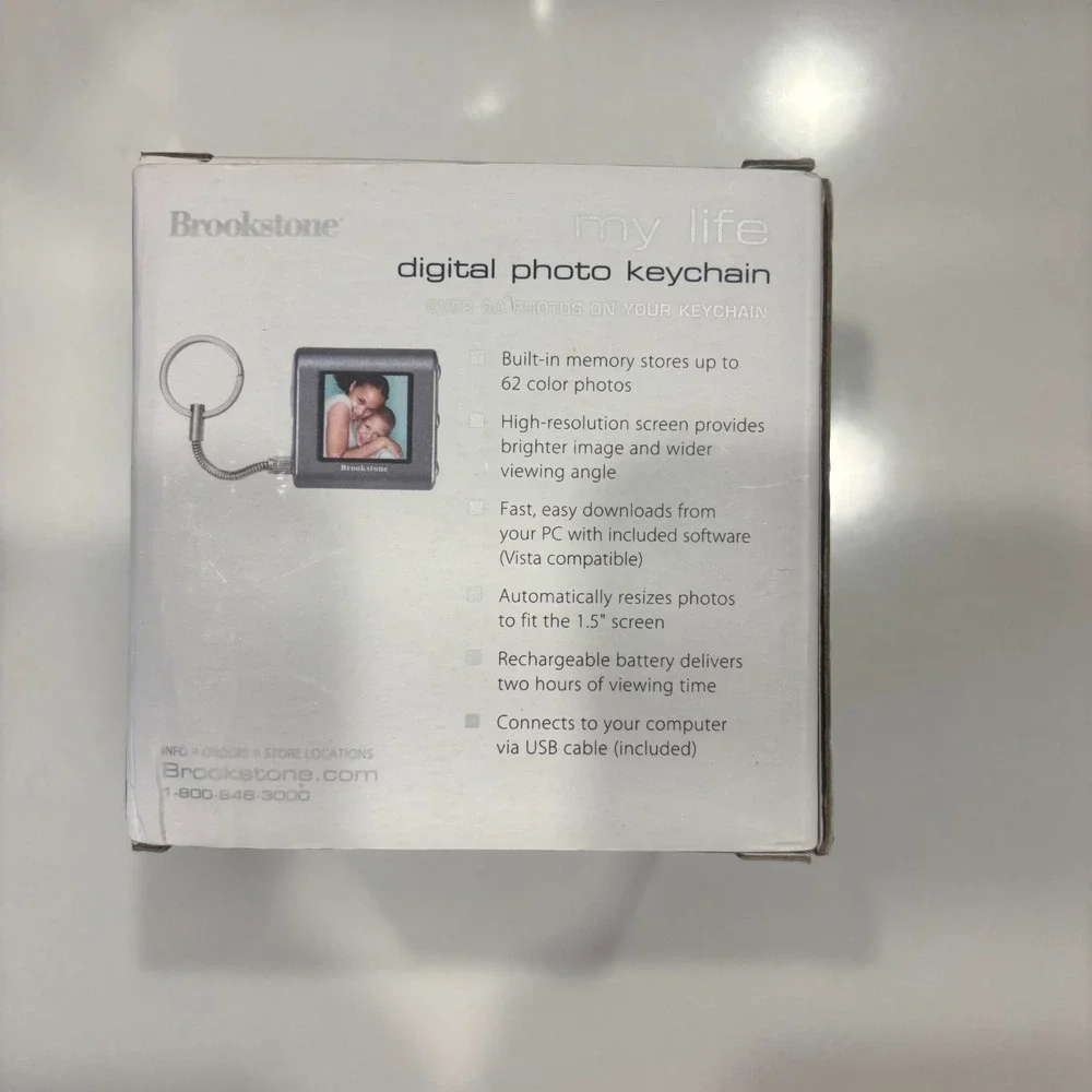Brookstone My Life Digital Photo Keychain Picture Display USB Rechargeable